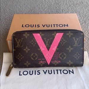 ❌SOLD❌ LOUIS VUITTON V ZIPPY WALLET